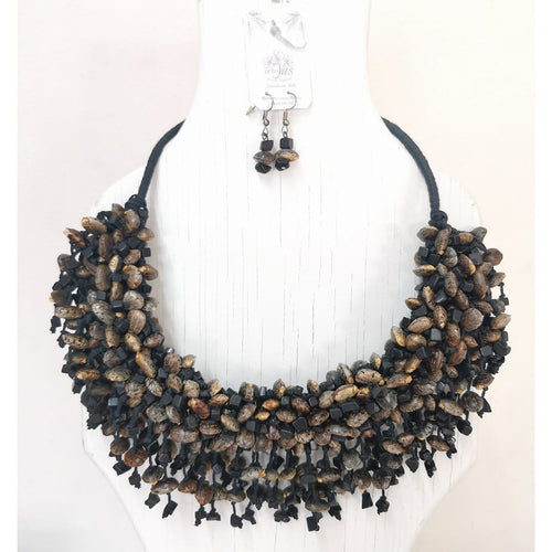 Collar de piedra tejido chico